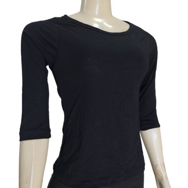Blusas Femininas Básica Decote Gola Canoa Manga 3/4 - Imagem 2